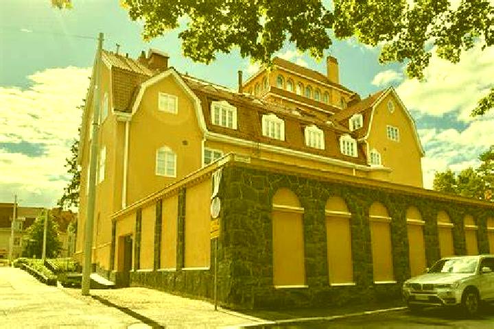 Grizzly Strike Lucky Cache online slot